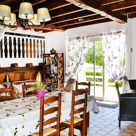 Holiday home Amazing In Et Born With Kitchen