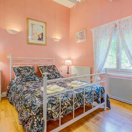 Holiday home Amazing In Et Born With Kitchen Blis-et-Born